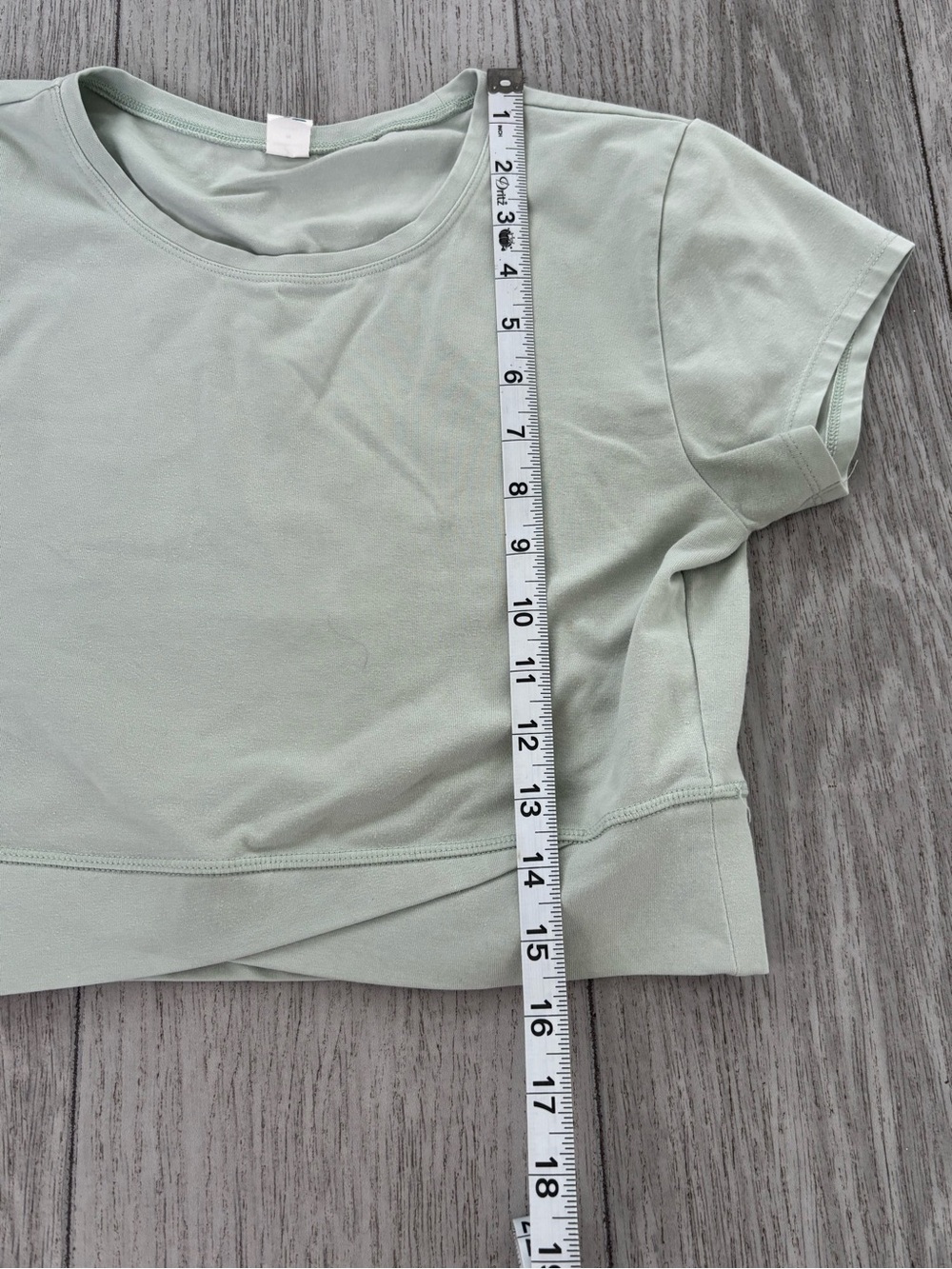 Old Navy powerchill cropped tee. EUC. - Picture 5 of 5